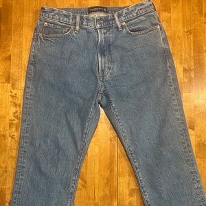 Abercrombie Men’s Medium Wash 33x30 Vintage Stretch Straight Blue Denim Jeans